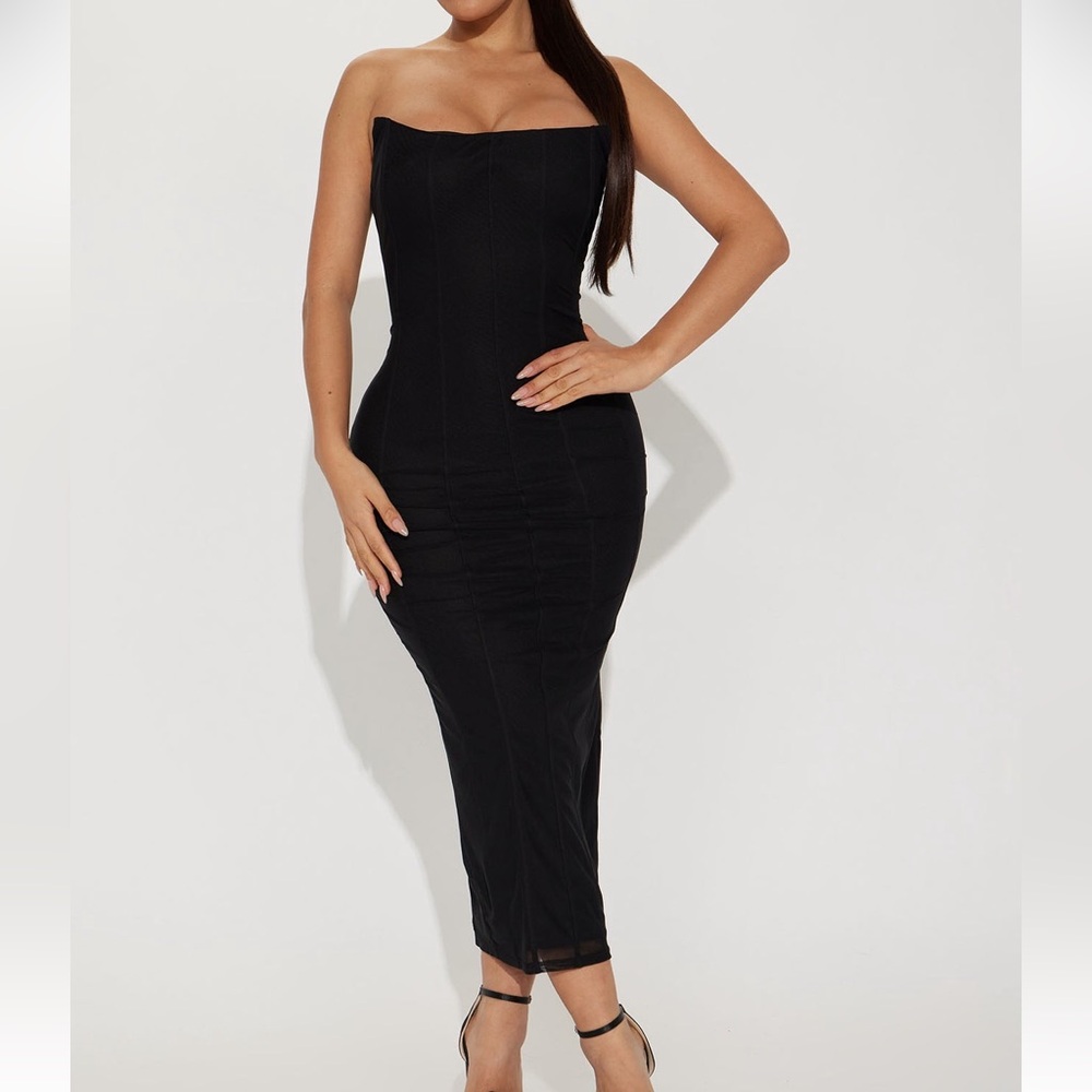 Elegant Black Strapless Dress